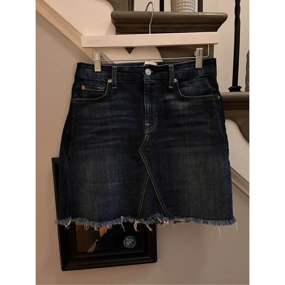 7 For All Mankind Denim Cut Off Jeans Frayed Hem Denim Skirt sz 26 EUC